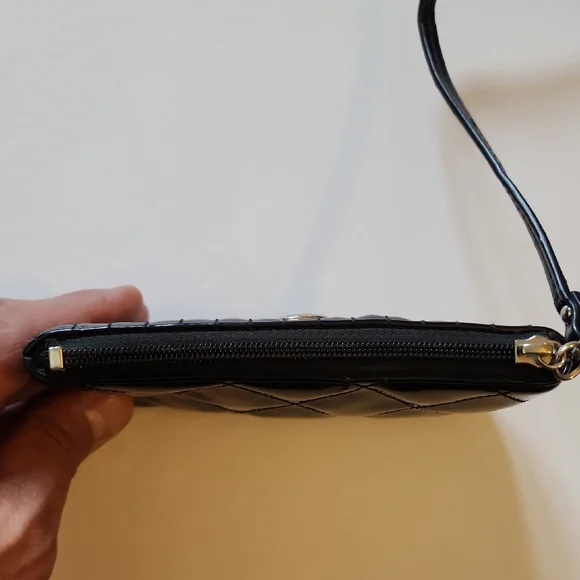 Coach Poppy Liquid Gloss Quilted Wristlet. - Picture 6 of 12